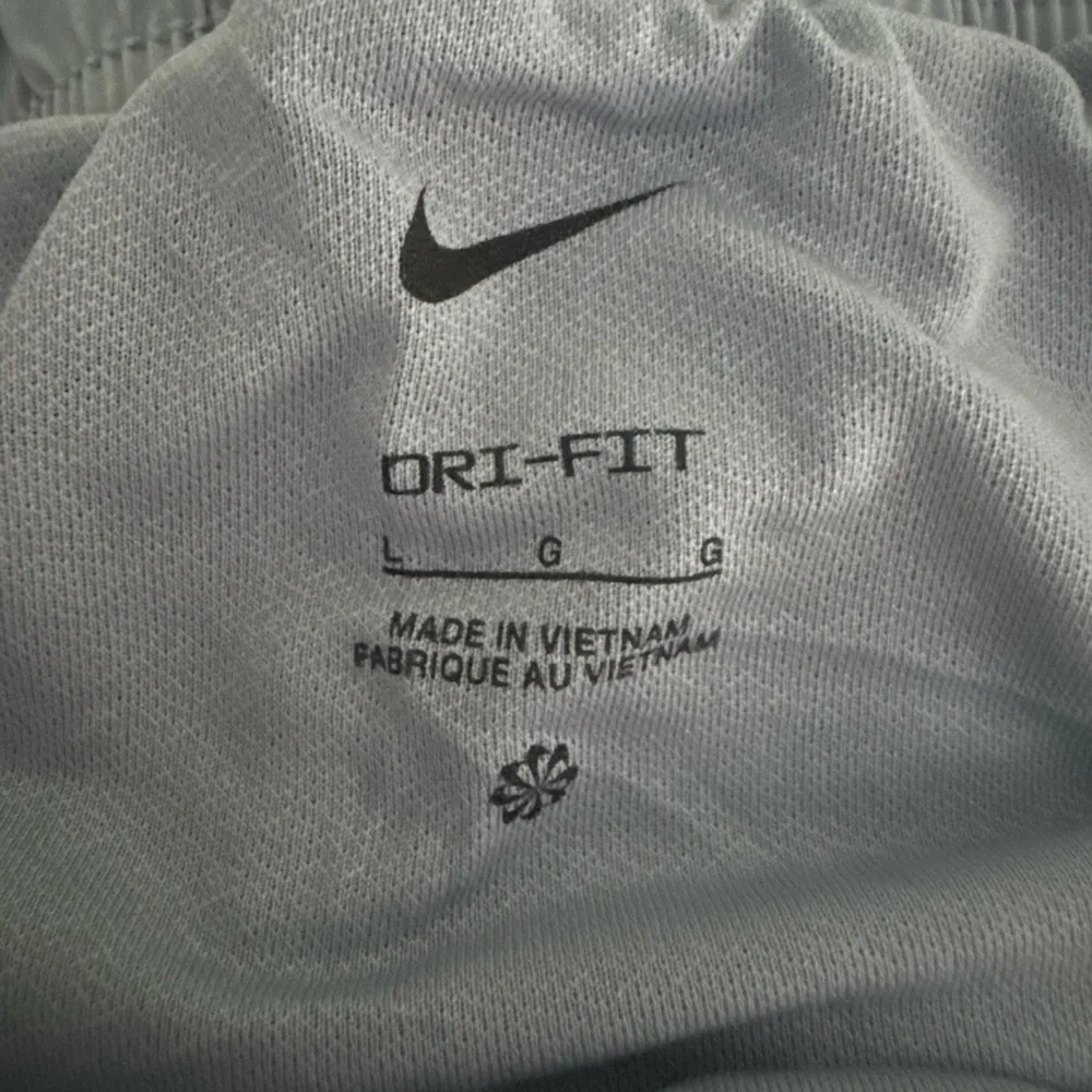 Nike Womens Running Shorts size L Gray Athletic Dri Fit Gym Stretch Drawstring - Picture 3 of 3